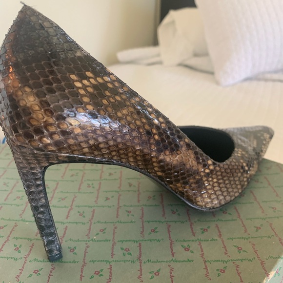 Richard Tyler Snake Skin Heels - Picture 5 of 5
